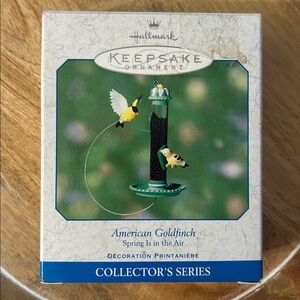 Hallmark Christmas tree ornament American goldfinch in original box bird feeder